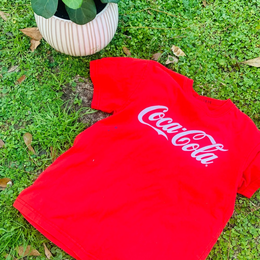 pretty vintage coke shirt